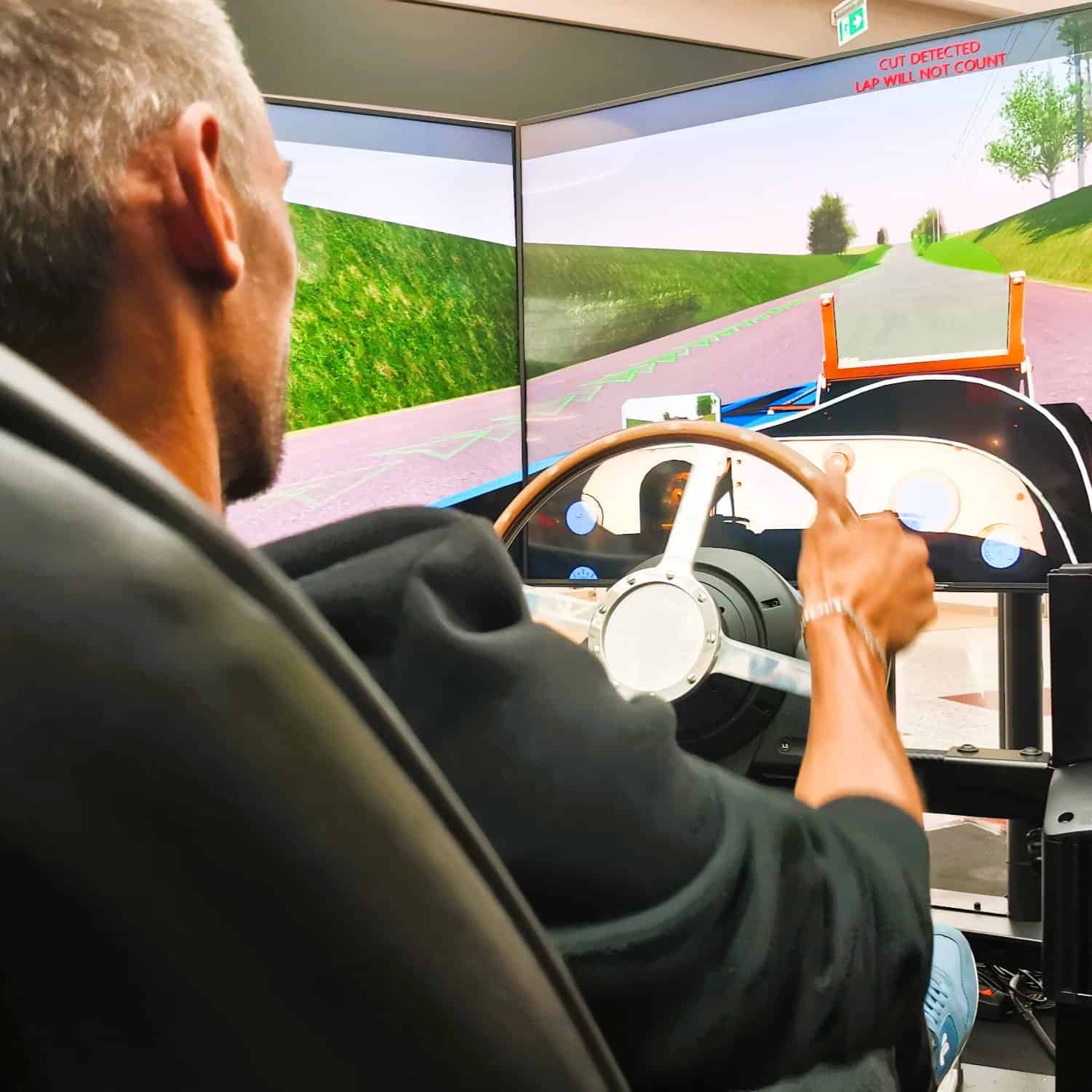Hire Classic Cars simulator in EU Rome Vienna Berlin. Rental classic car simulators experience for company party with support