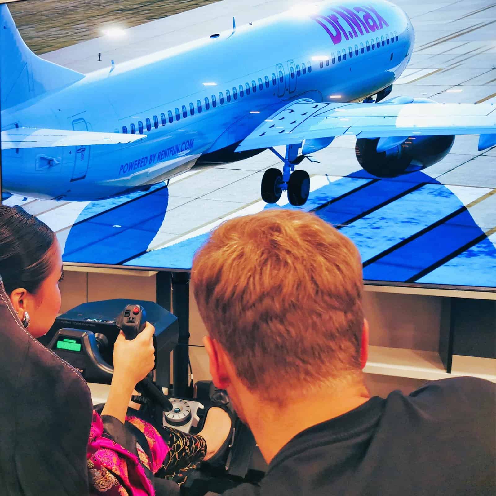 You can Hire Flight Simulator in Milan, Rome, Florence, Turin and Bologna with company and partners logo. Rent airplane simulators for birthday surprise is the best present.