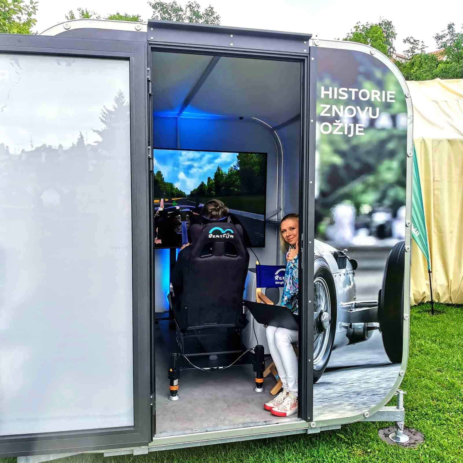 RoarFun clients. Audi vintage retro motion VR ulator on music festival event