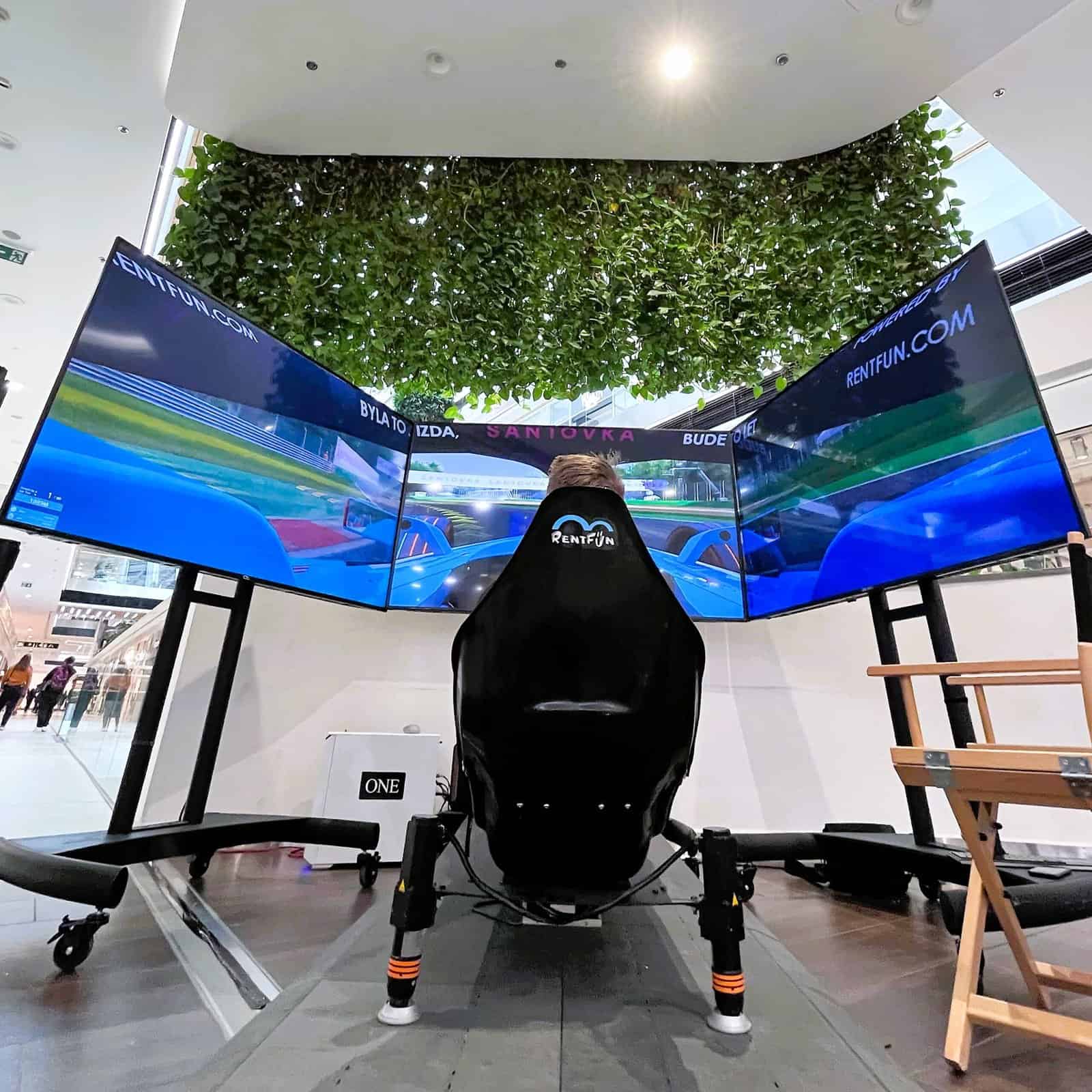 RoarFun Clients Santovka shopping mall 10 years immersive Formula E experience with happy people.