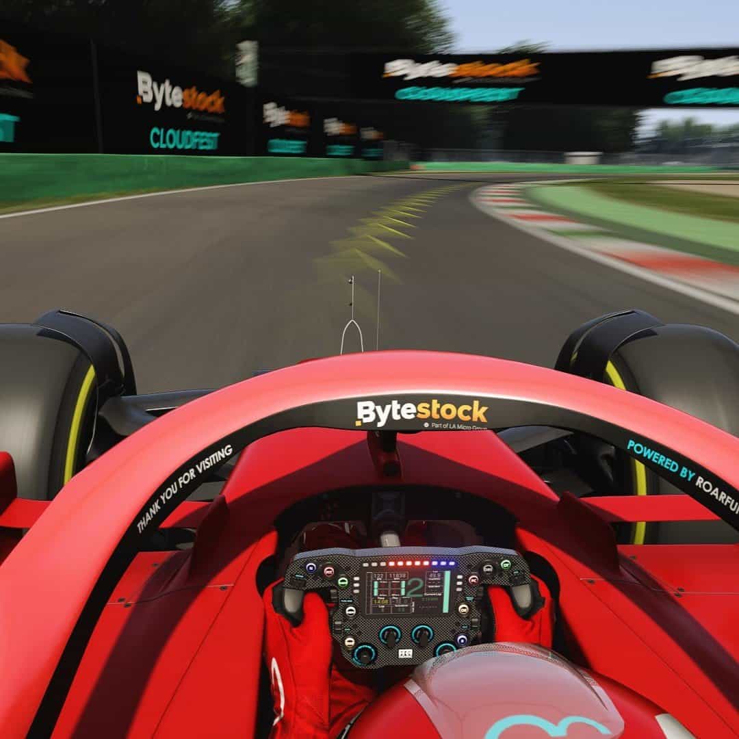 RoarFun Grand Pilot fast red Formula inside revs @ CloudFest monza emotional branding fast corners.